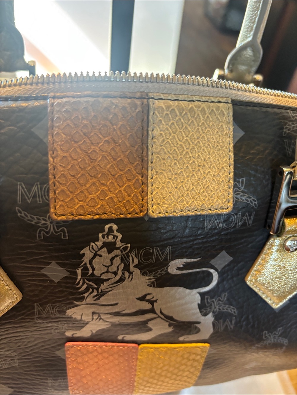 Mcm Limited Lion size 25 suede inside gorgeous - Picture 4 of 17